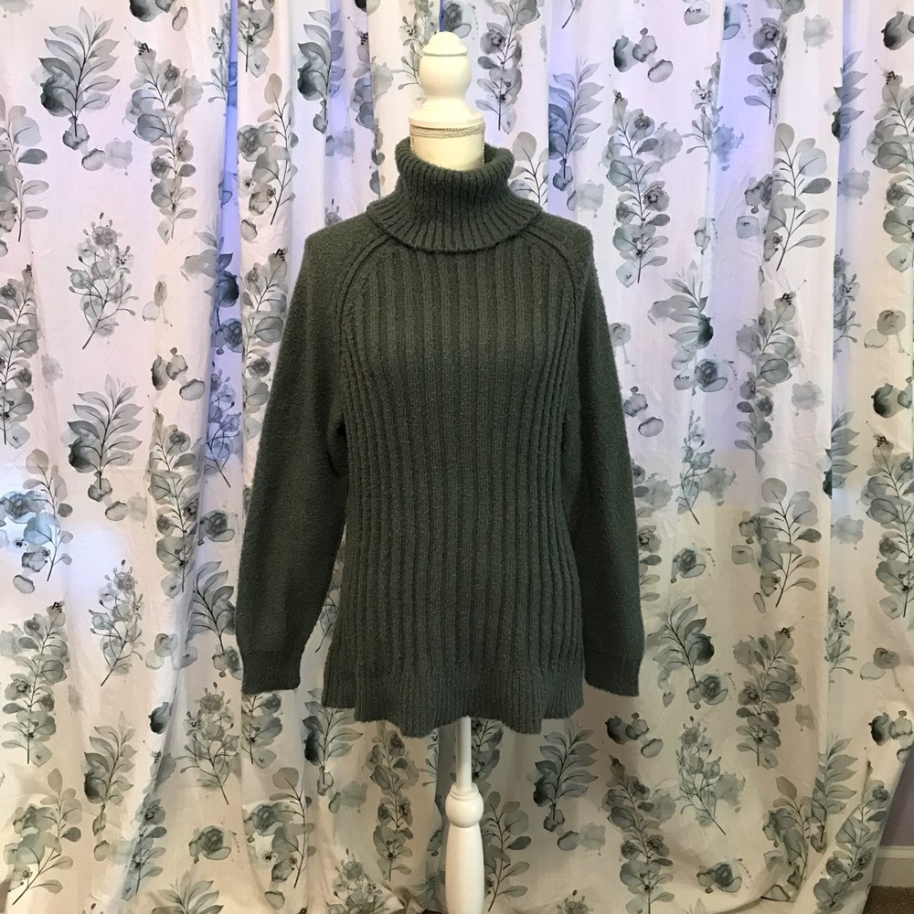 Altar’d State Green Turtleneck Sweater size XS